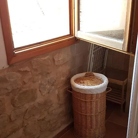 Apartamento Historico Siglo Xiv Con Vistas Al Rio Y Parking En Apartment *